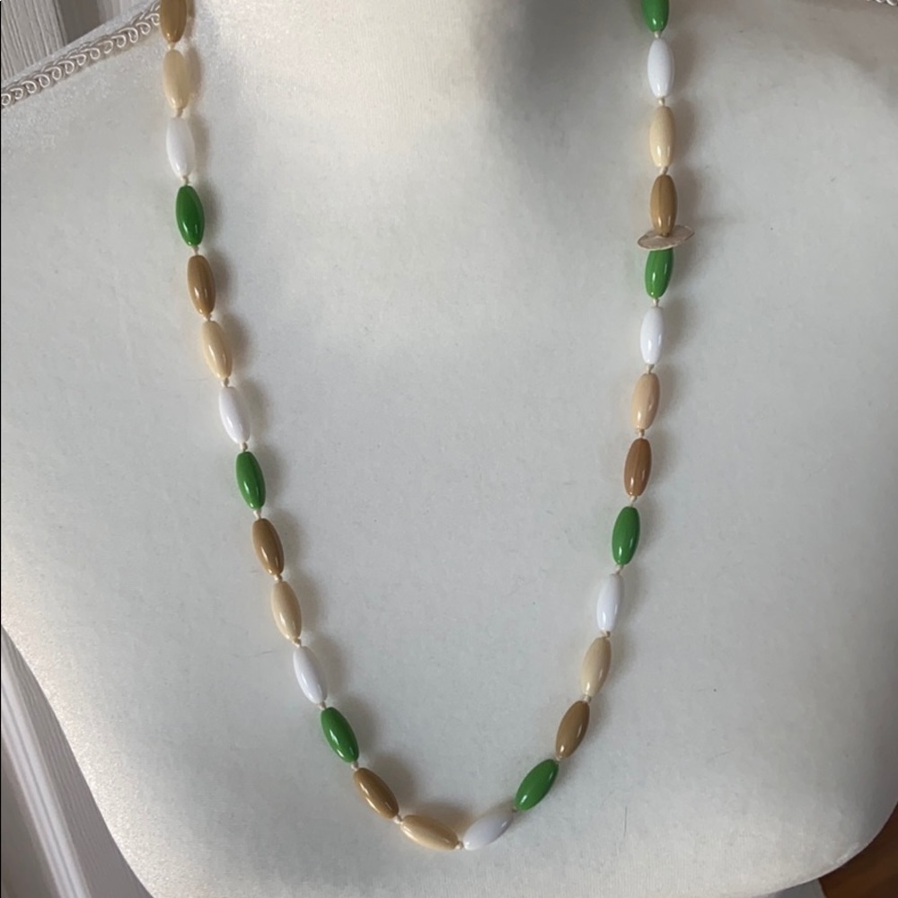 Vintage Made in Australia Green Ivory Opalescent Beaded Necklace 28" Mid Century - Picture 4 of 5